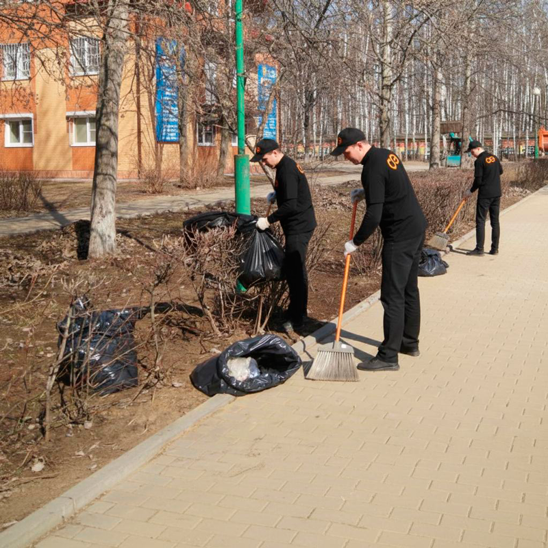 Уборка листьев в Светлогорске